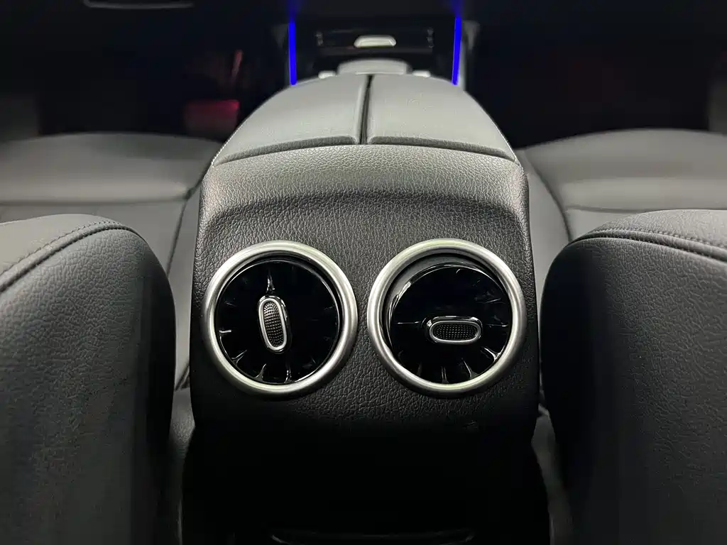 Mercedes-Benz GLB 2023 — фото 14