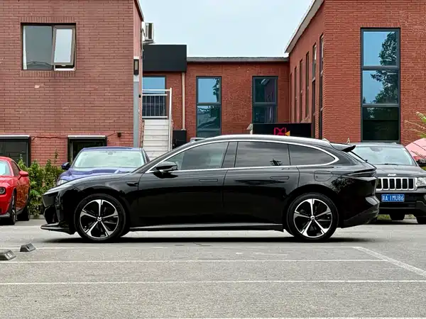 NIO ET5T 2024