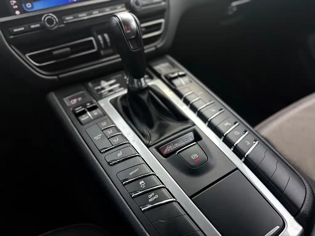 Porsche Macan 2022 — фото 10