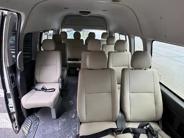 Kowloon big MPV 2015