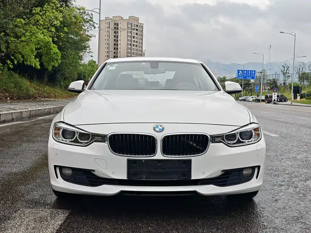 BMW 3 Series 2015 — фото 1
