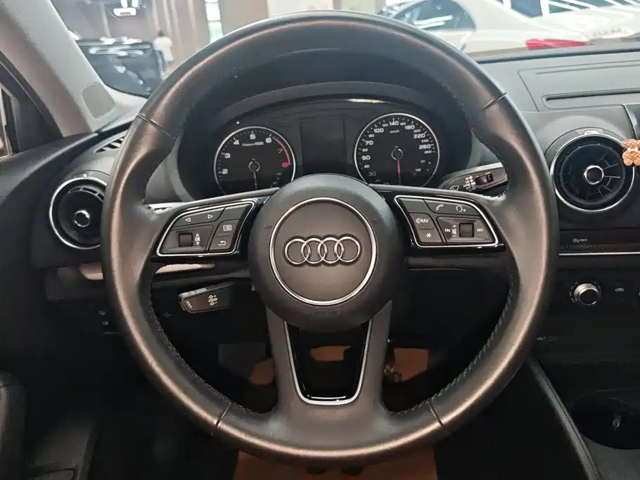 Audi A3 2021 — фото 15