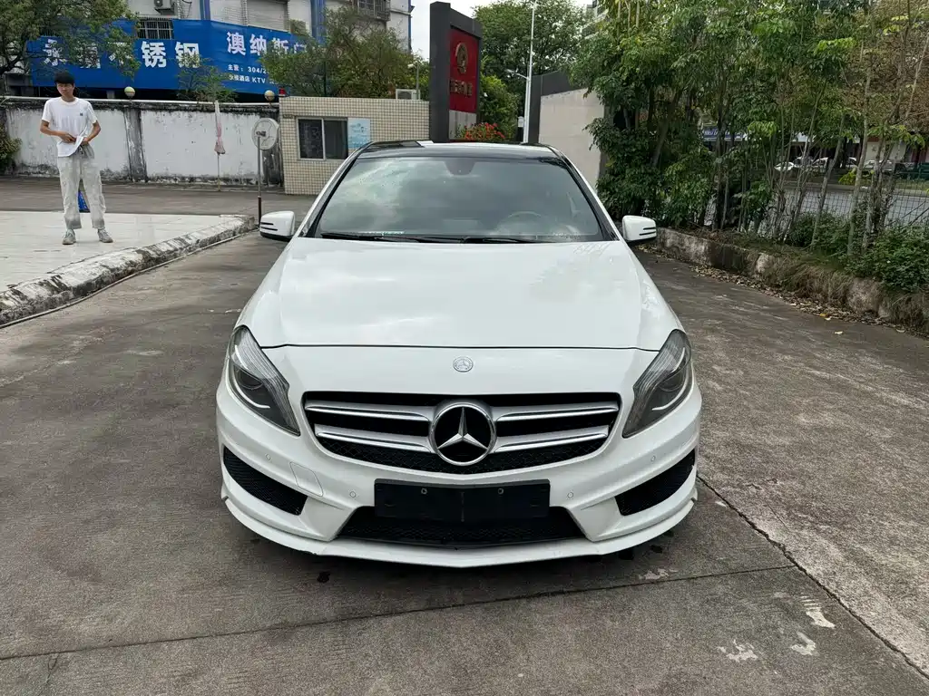 Mercedes-Benz A-Class 2015 — фото 2