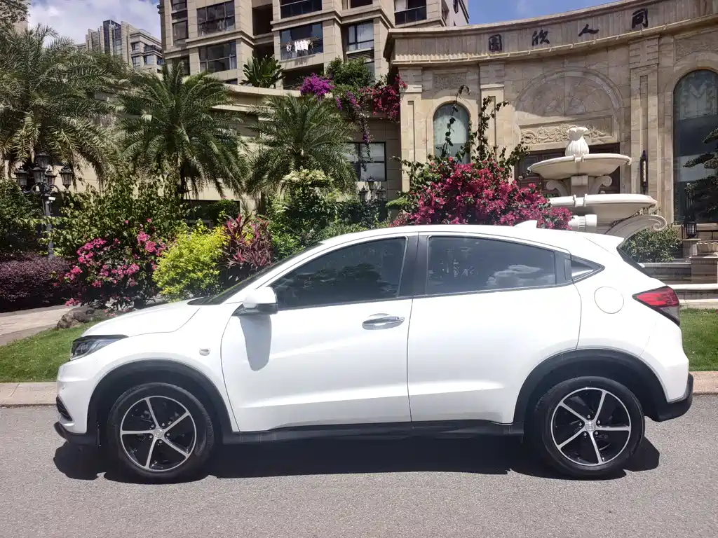 Honda Vezel 2023 — фото 4