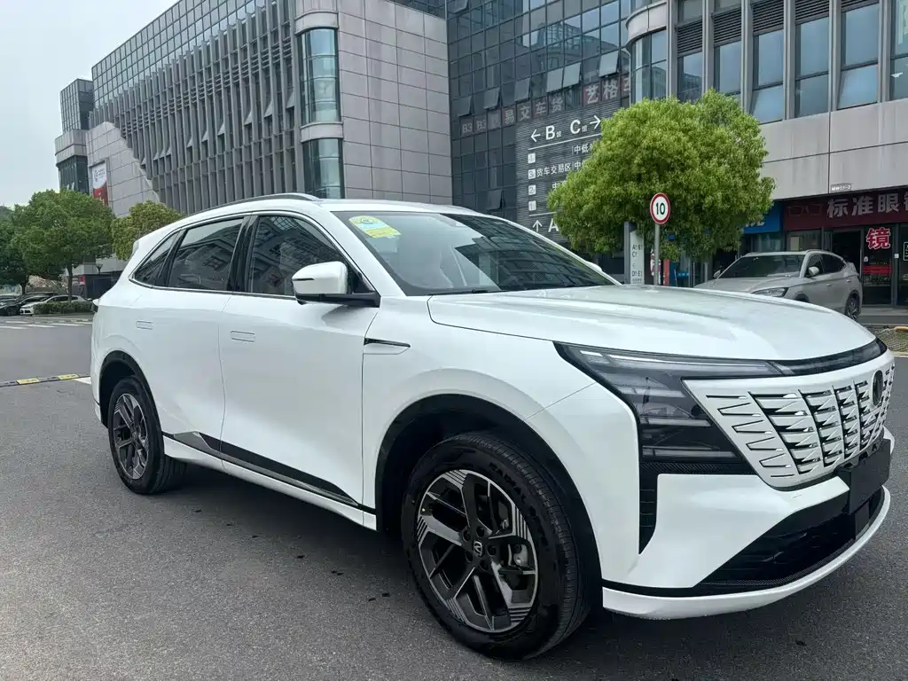 Changan CS75 PLUS 2026 — фото 3