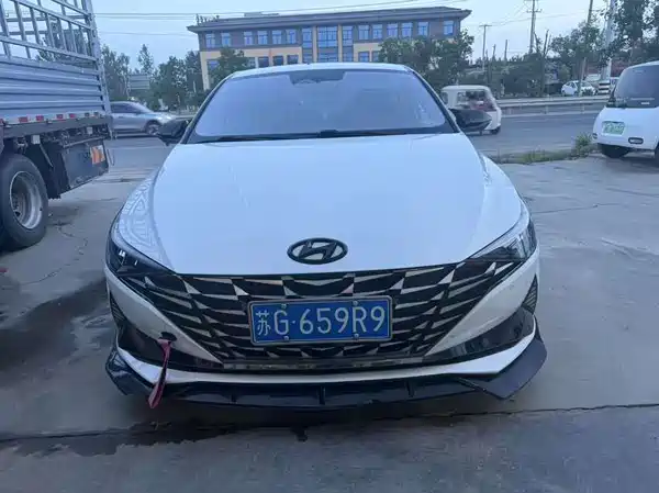Hyundai Elantra 2022