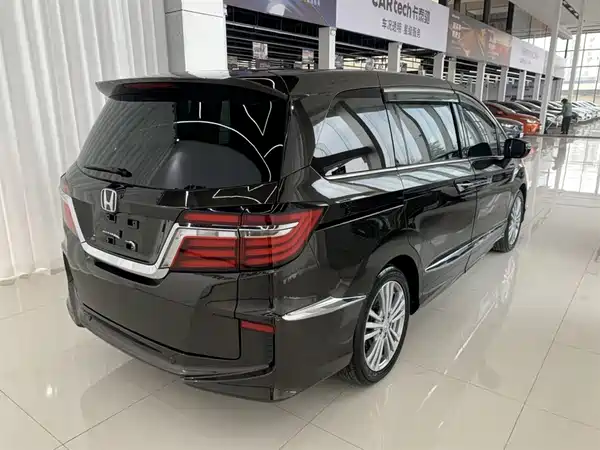 Honda Elysion 2016