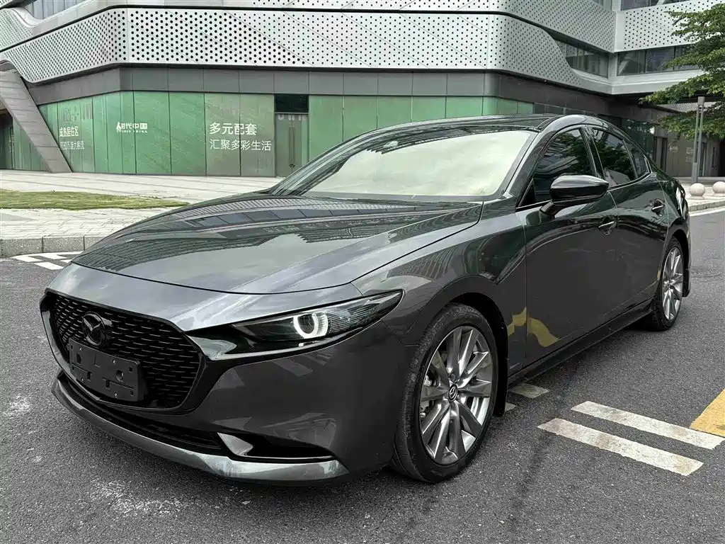 Mazda 3 Axela 2022 — фото 1