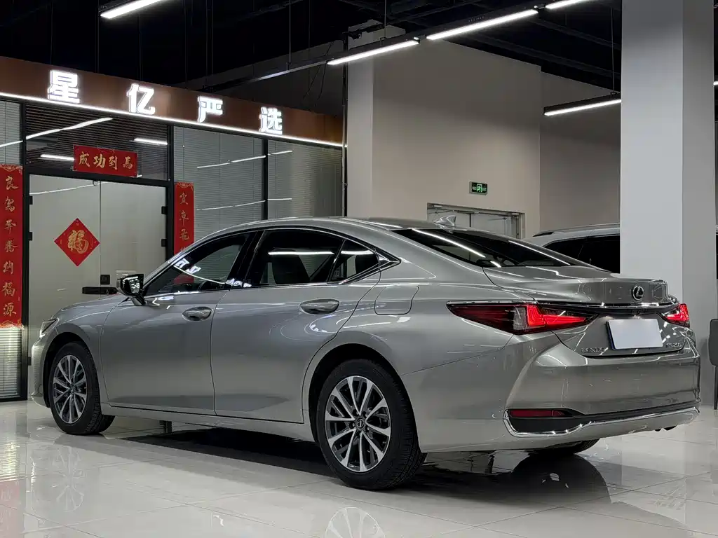 Lexus ES 2024 — фото 18