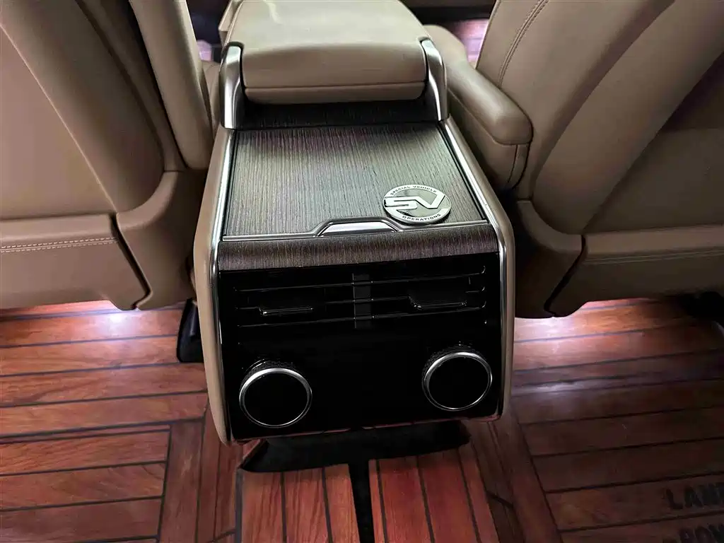 Land Rover Range Rover 2023 — фото 13