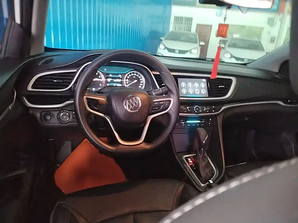 Buick Excelle 2016 — фото 11