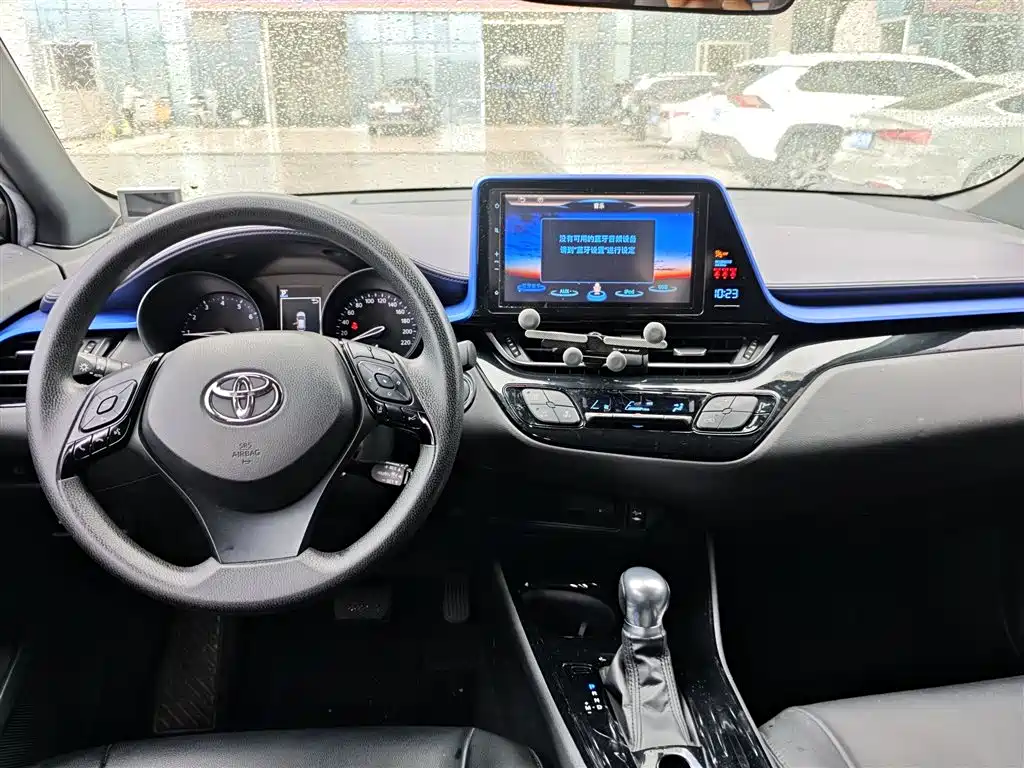 Toyota C-HR 2020 — фото 6