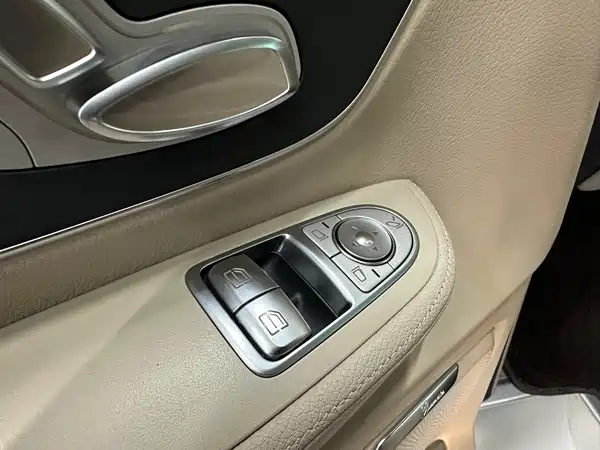 Mercedes-Benz V-Class 2024