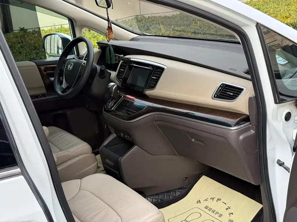 Honda Odyssey 2017 — фото 14