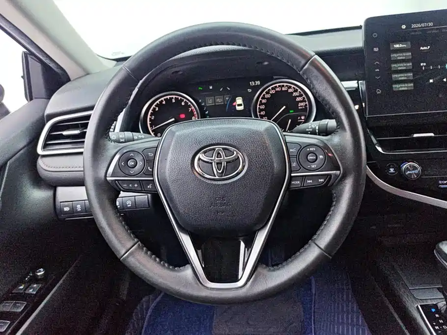 Toyota Camry 2023 — фото 15
