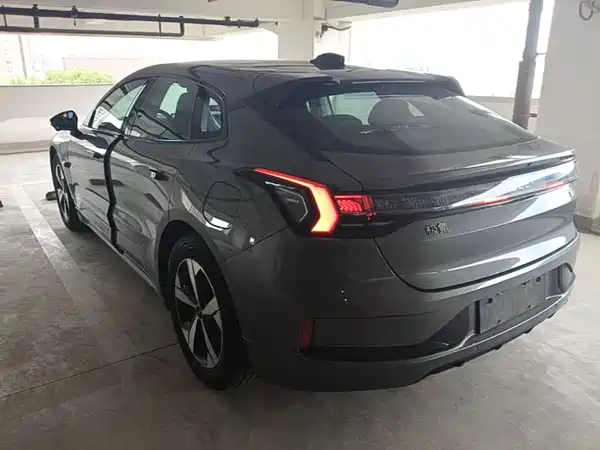 Zeekr 001 2022
