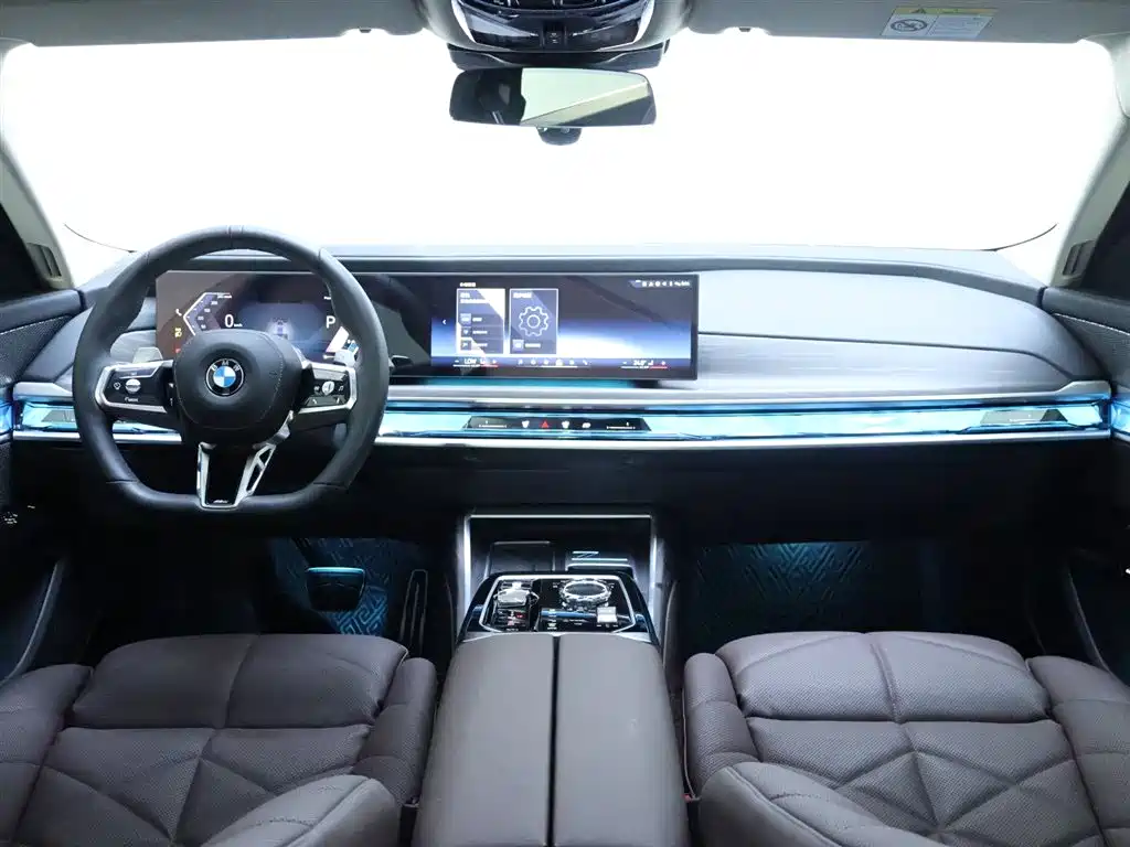 BMW 7 Series 2024 — фото 13
