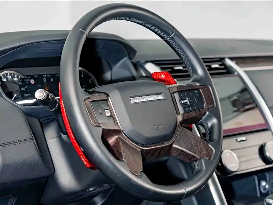 Land Rover Discovery 2023 — фото 10