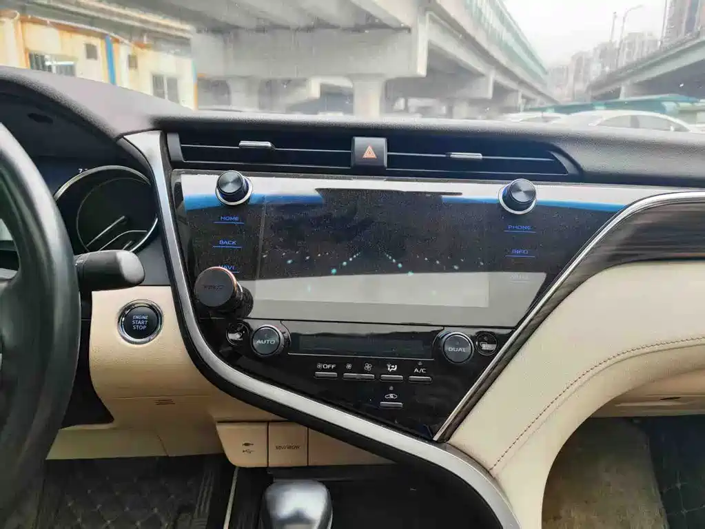 Toyota Camry 2020 — фото 9