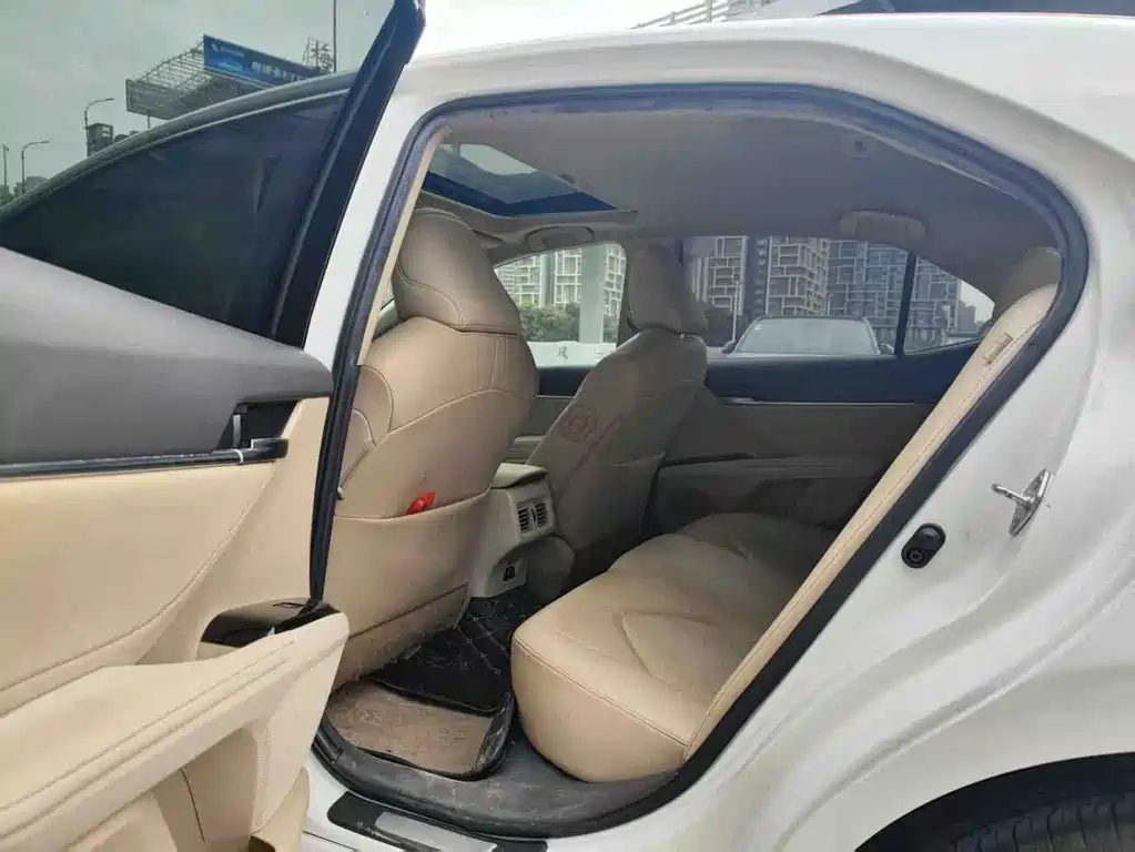 Toyota Camry 2020 — фото 13