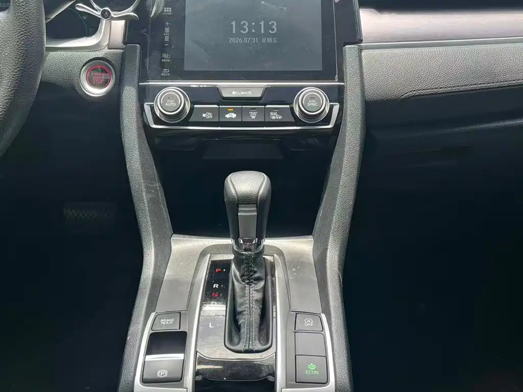 Honda Civic 2018 — фото 11