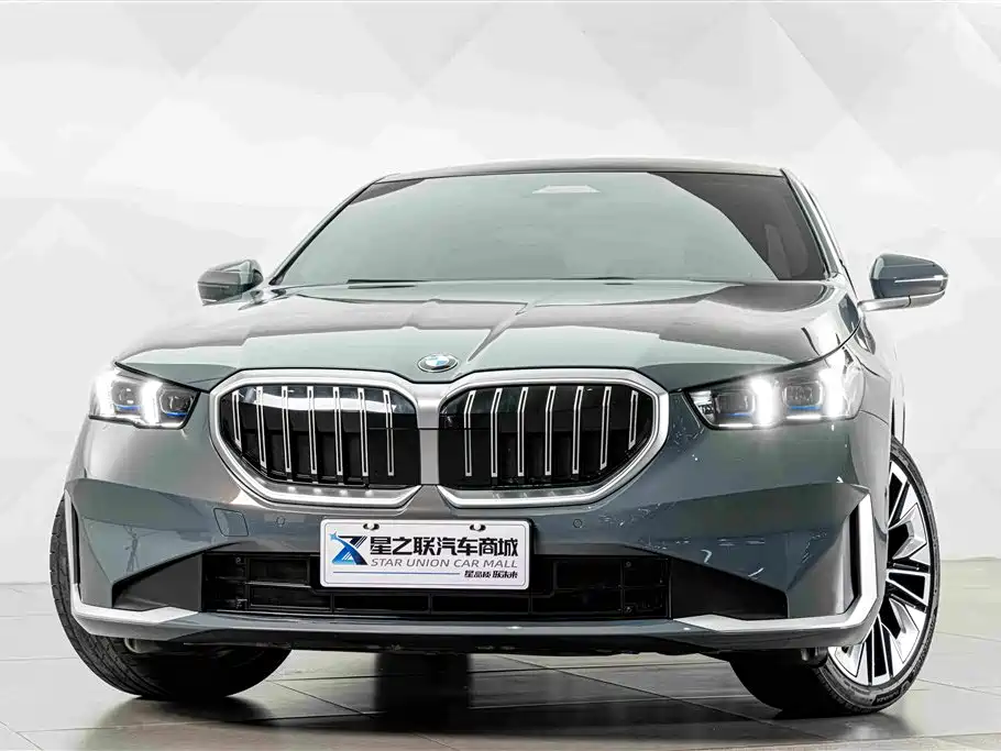 BMW 5 Series 2025