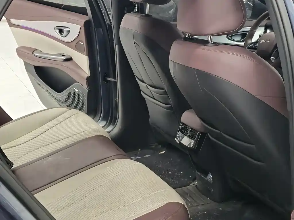 BYD Seal 07 DM-i 2025 — фото 7