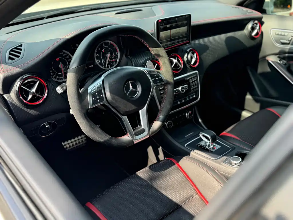 Mercedes-Benz A-Class AMG 2015 — фото 4