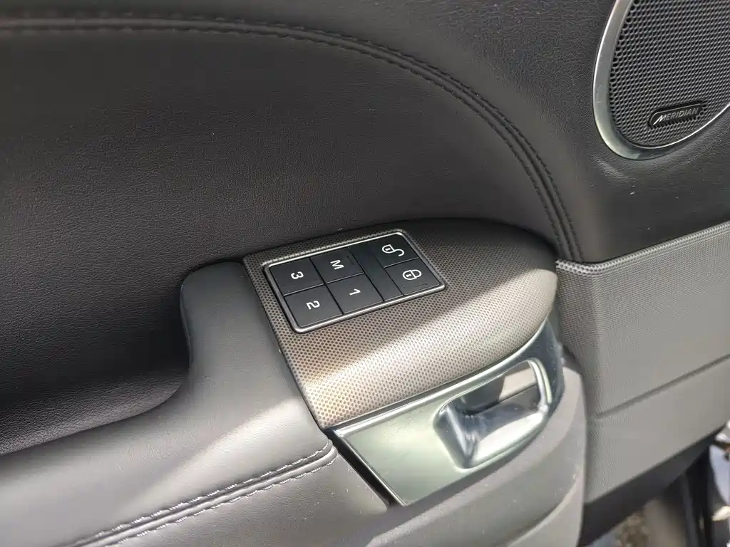 Land Rover Range Rover Sport 2016 — фото 20