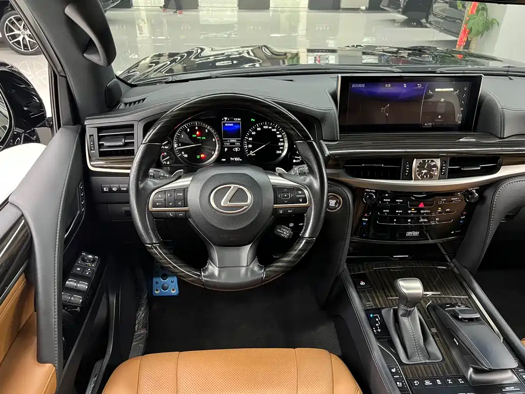 Lexus LX 2022 — фото 18
