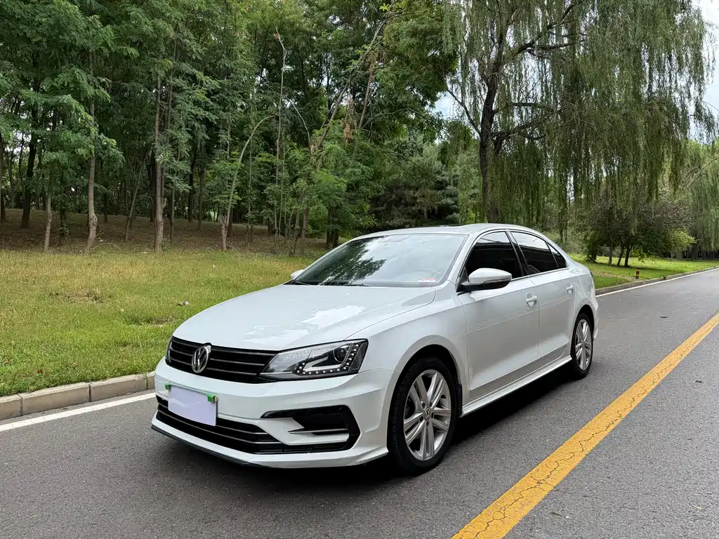 Volkswagen Sagitar 2019
