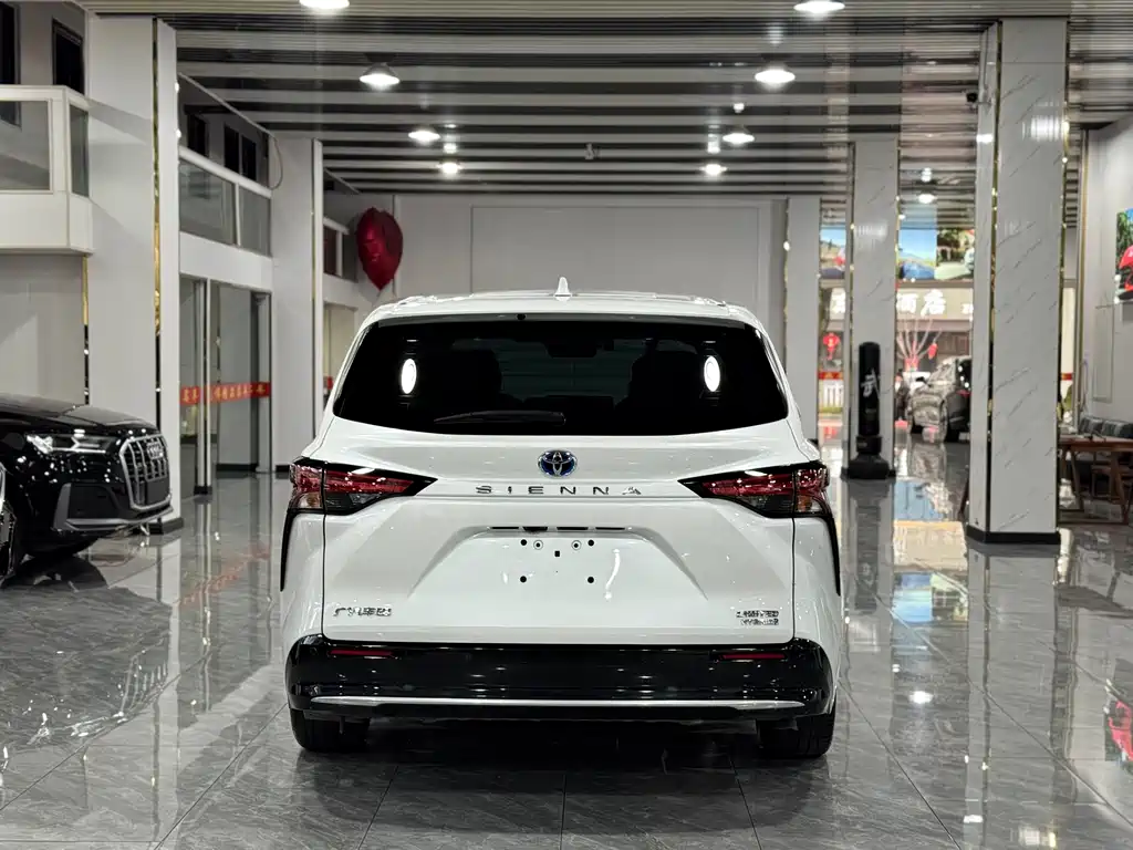 Toyota Sienna 2024 — фото 14