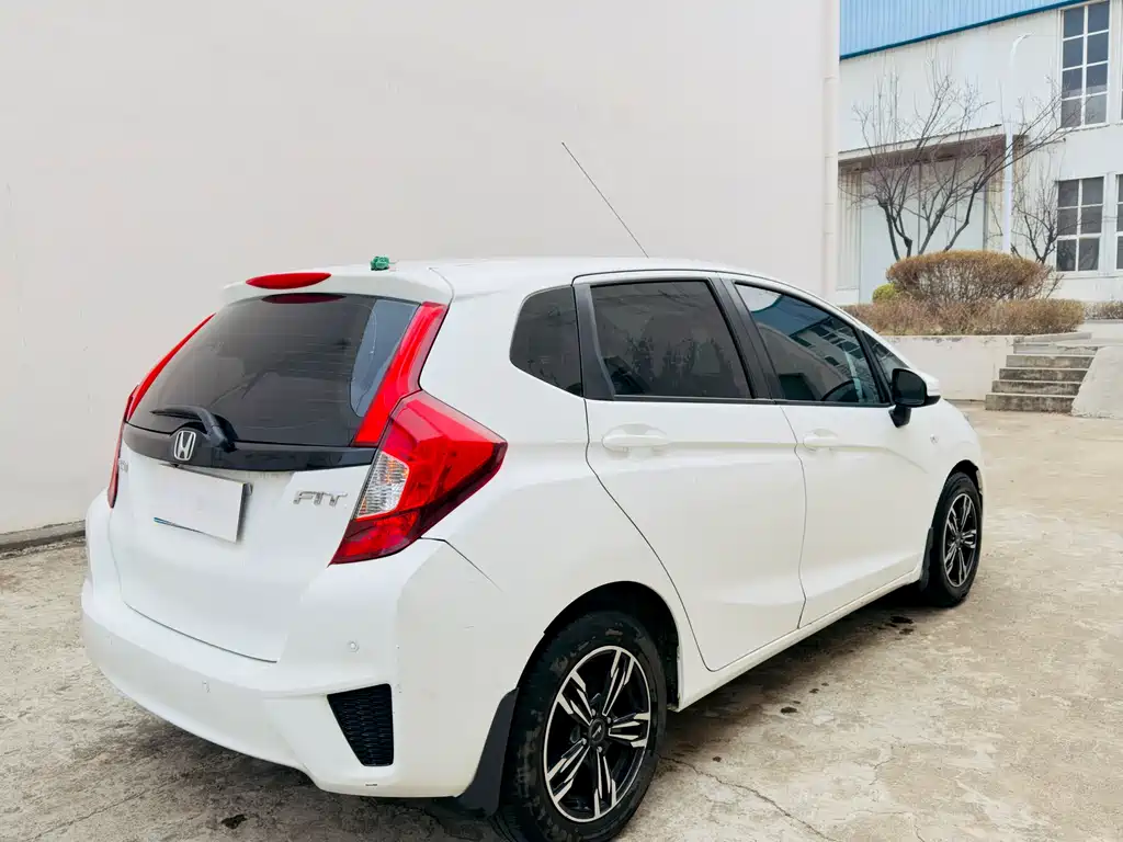 Honda Fit 2015 — фото 9