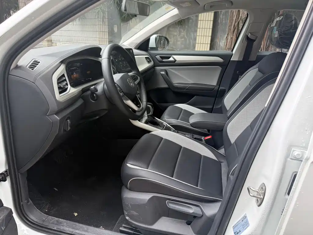 Volkswagen T-Roc 2025