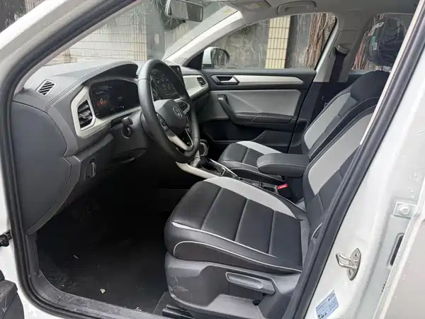 Volkswagen T-Roc 2025