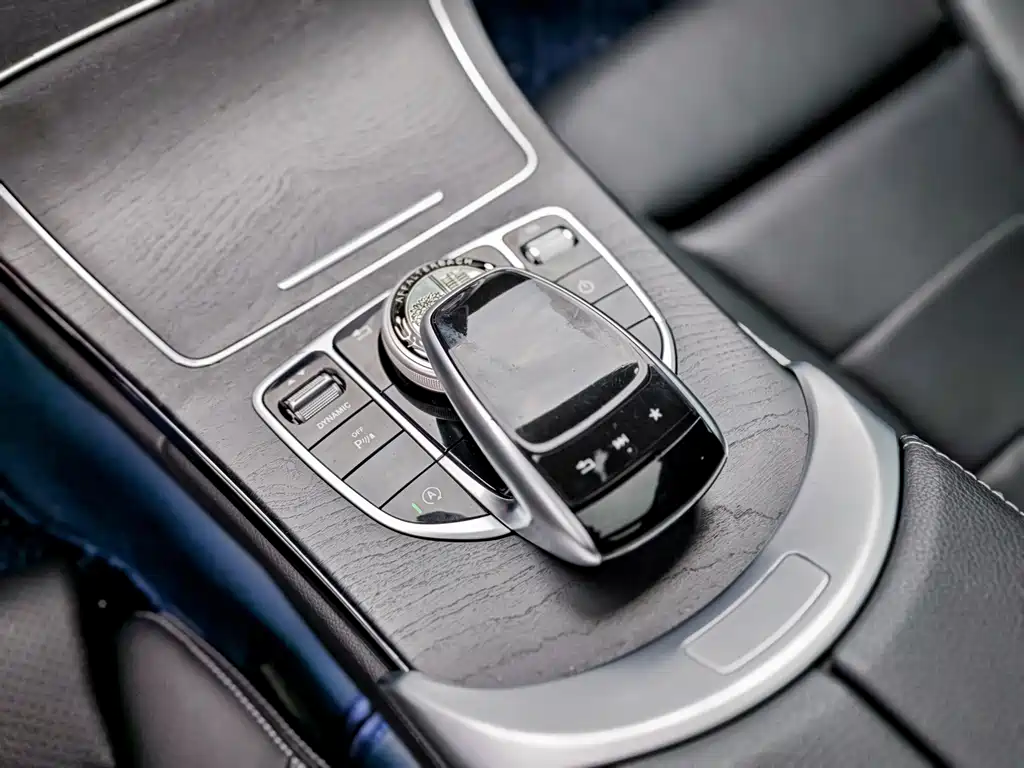 Mercedes-Benz C-Class 2017 — фото 17