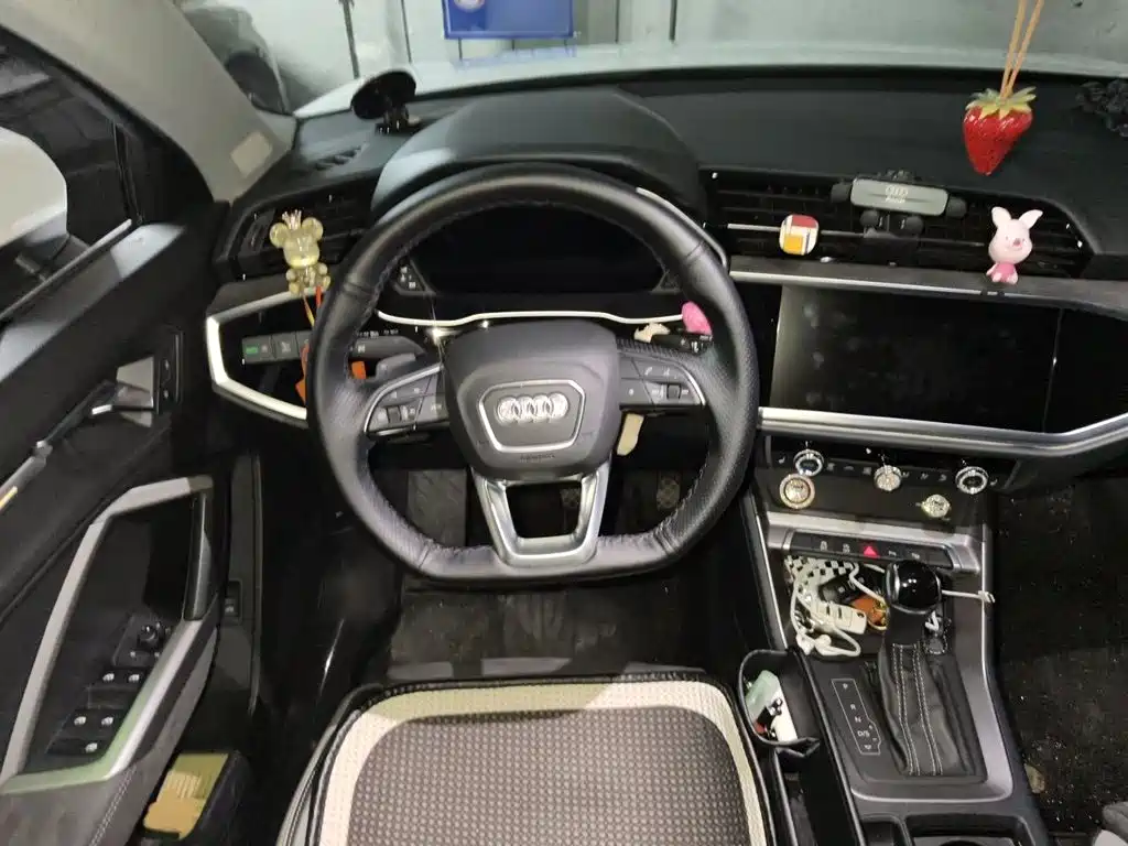 Audi Q3 2023 — фото 11