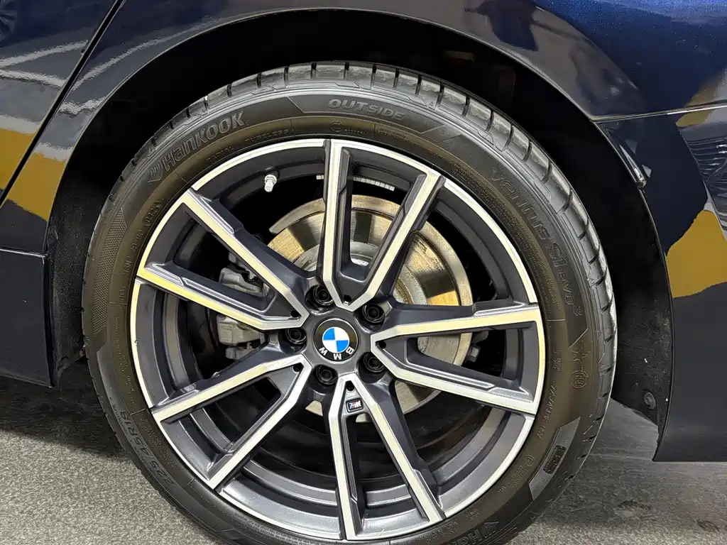 BMW 3 Series 2024 — фото 14