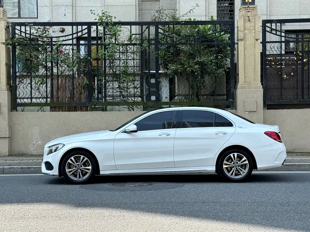 Mercedes-Benz C-Class 2017 — фото 2
