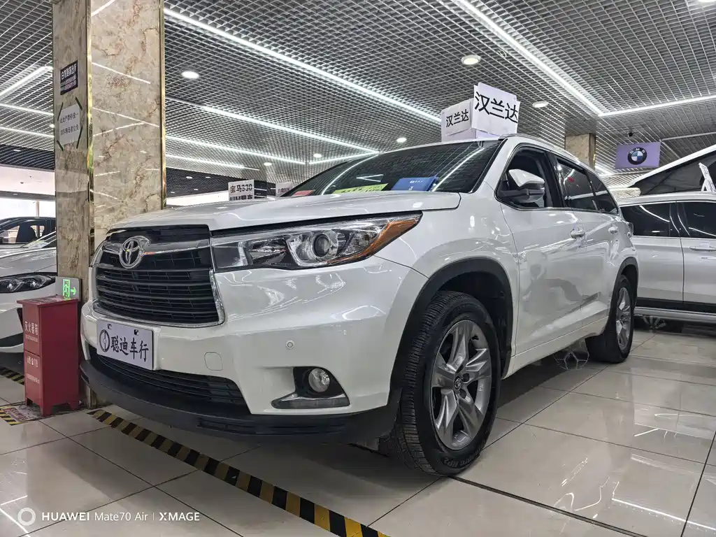 Toyota Highlander 2018 — фото 1