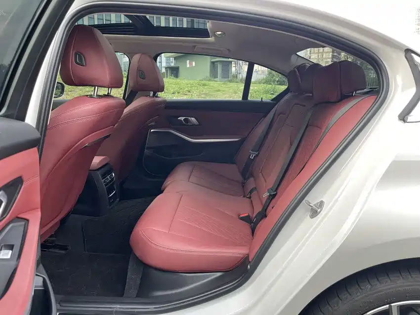BMW 3 Series 2023 — фото 14