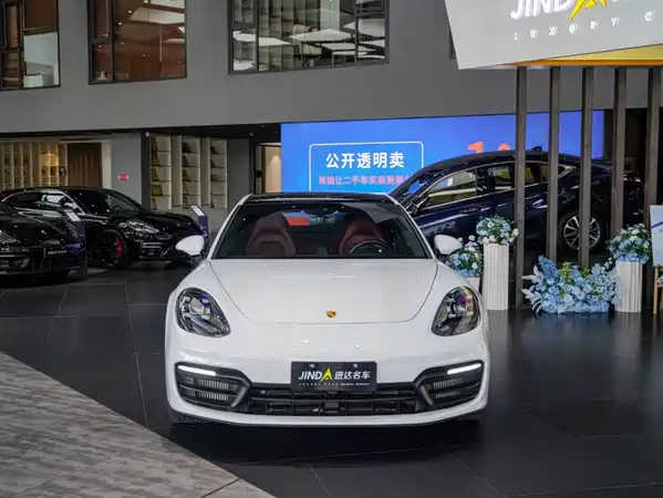 Porsche Panamera 2022