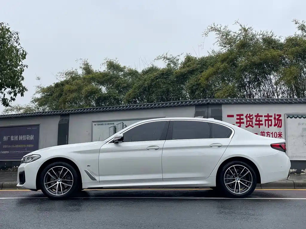 BMW 5 Series 2022