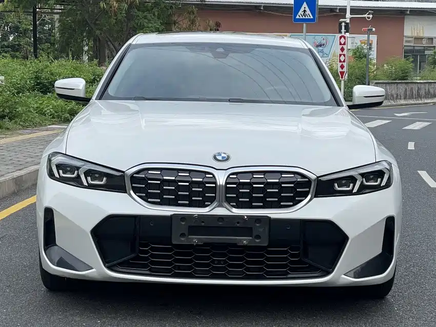 BMW 3 Series 2023