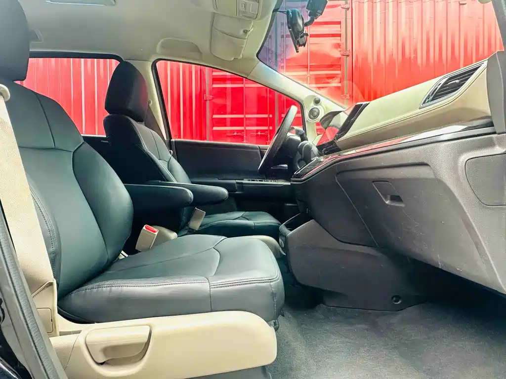 Honda Odyssey 2016 — фото 12