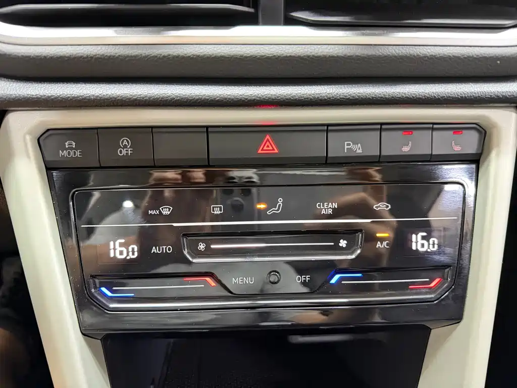 Volkswagen T-Roc 2023 — фото 20