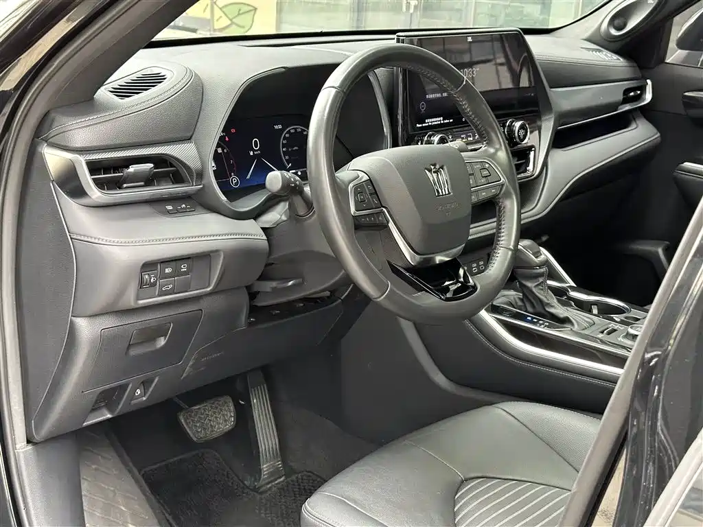 Toyota Crown Kluger 2023 — фото 12