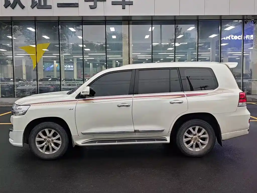 Toyota Land Cruiser 2019 — фото 6
