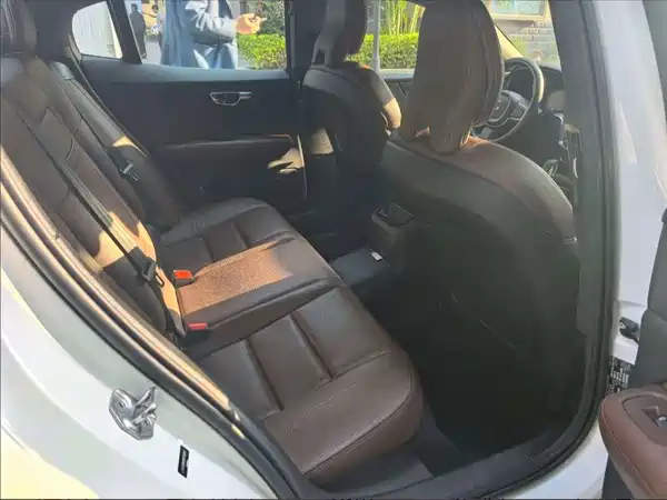 Volvo S60 Plug-In Hybrid 2021