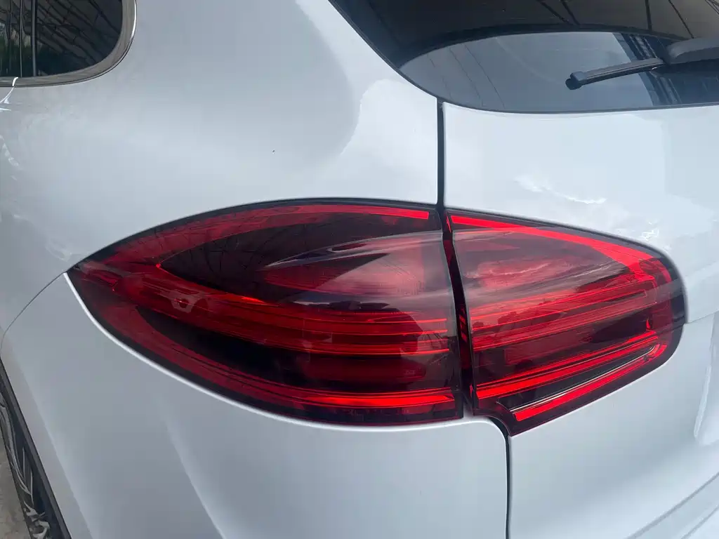 Porsche Cayenne 2015 — фото 9